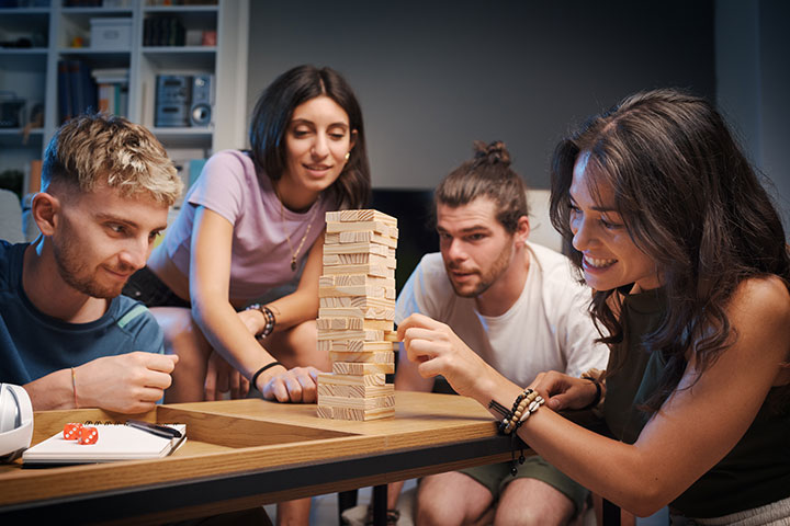 Building up Jenga pieces