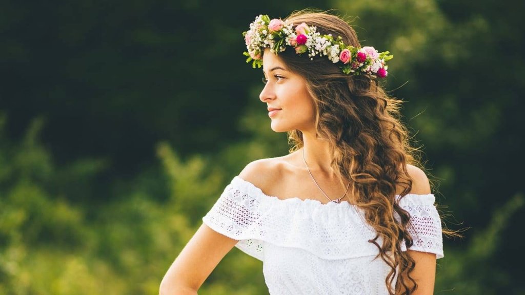 Earthy Tiaras for the Bridesmaids